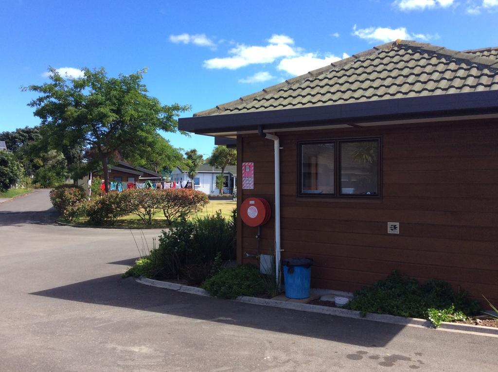 Ocean Motel Paraparaumu Exterior photo