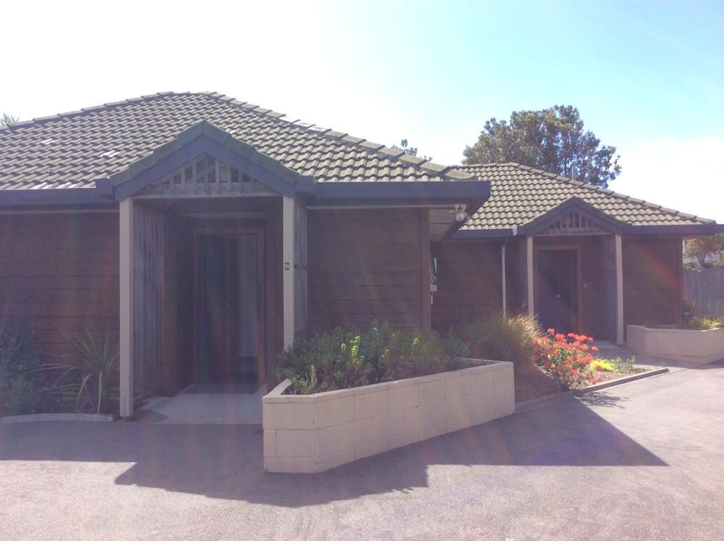 Ocean Motel Paraparaumu Exterior photo