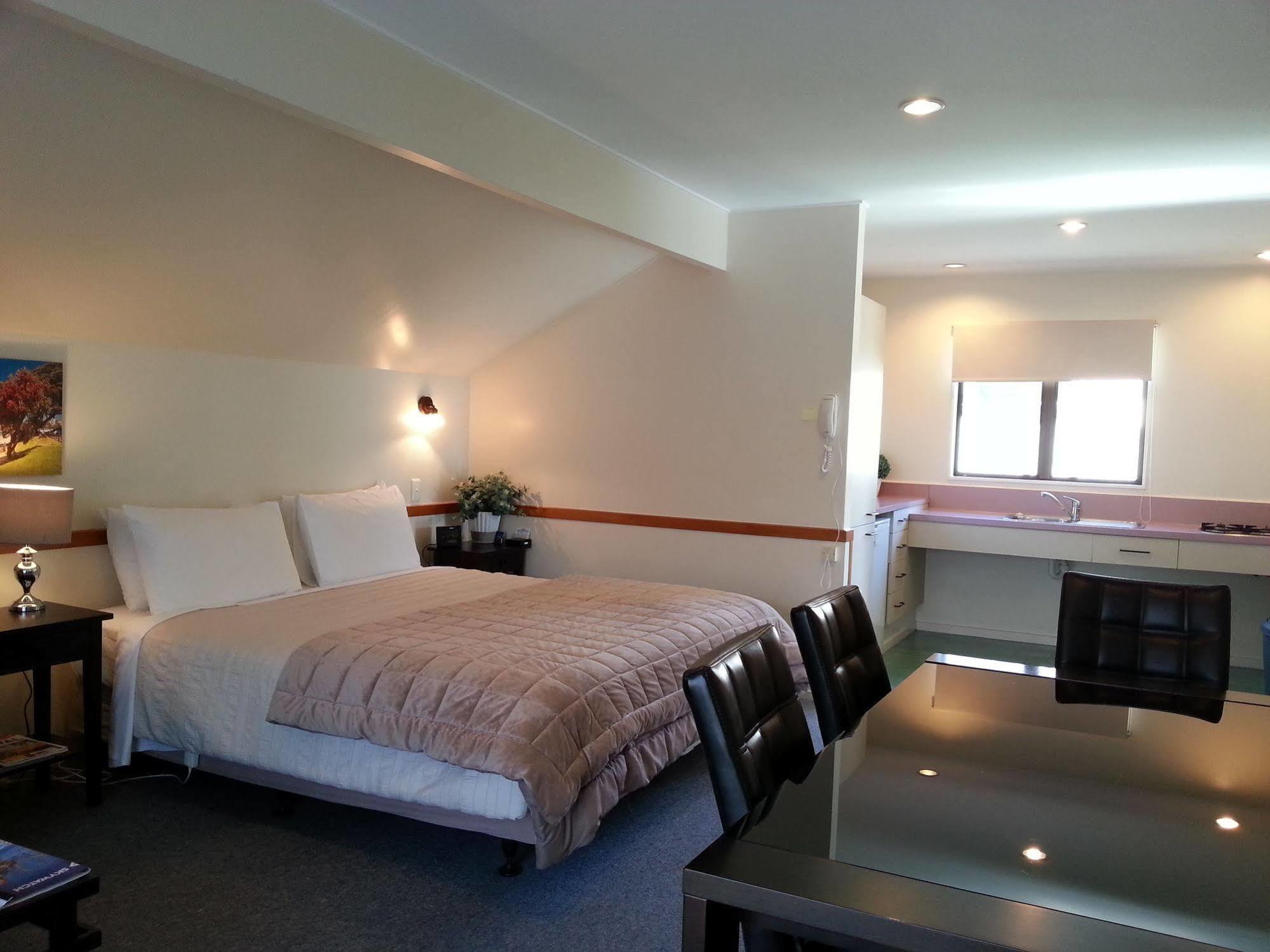 Ocean Motel Paraparaumu Exterior photo