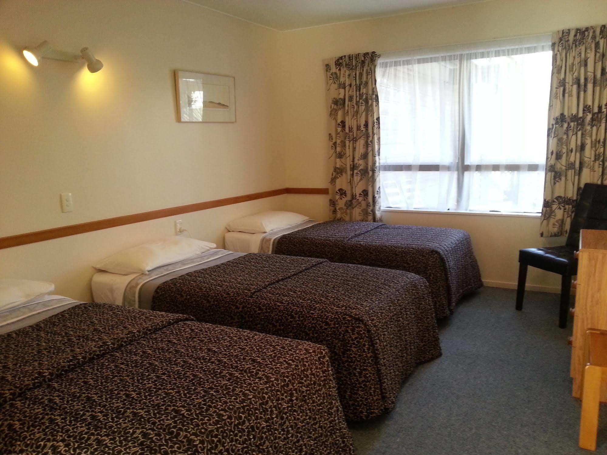 Ocean Motel Paraparaumu Exterior photo