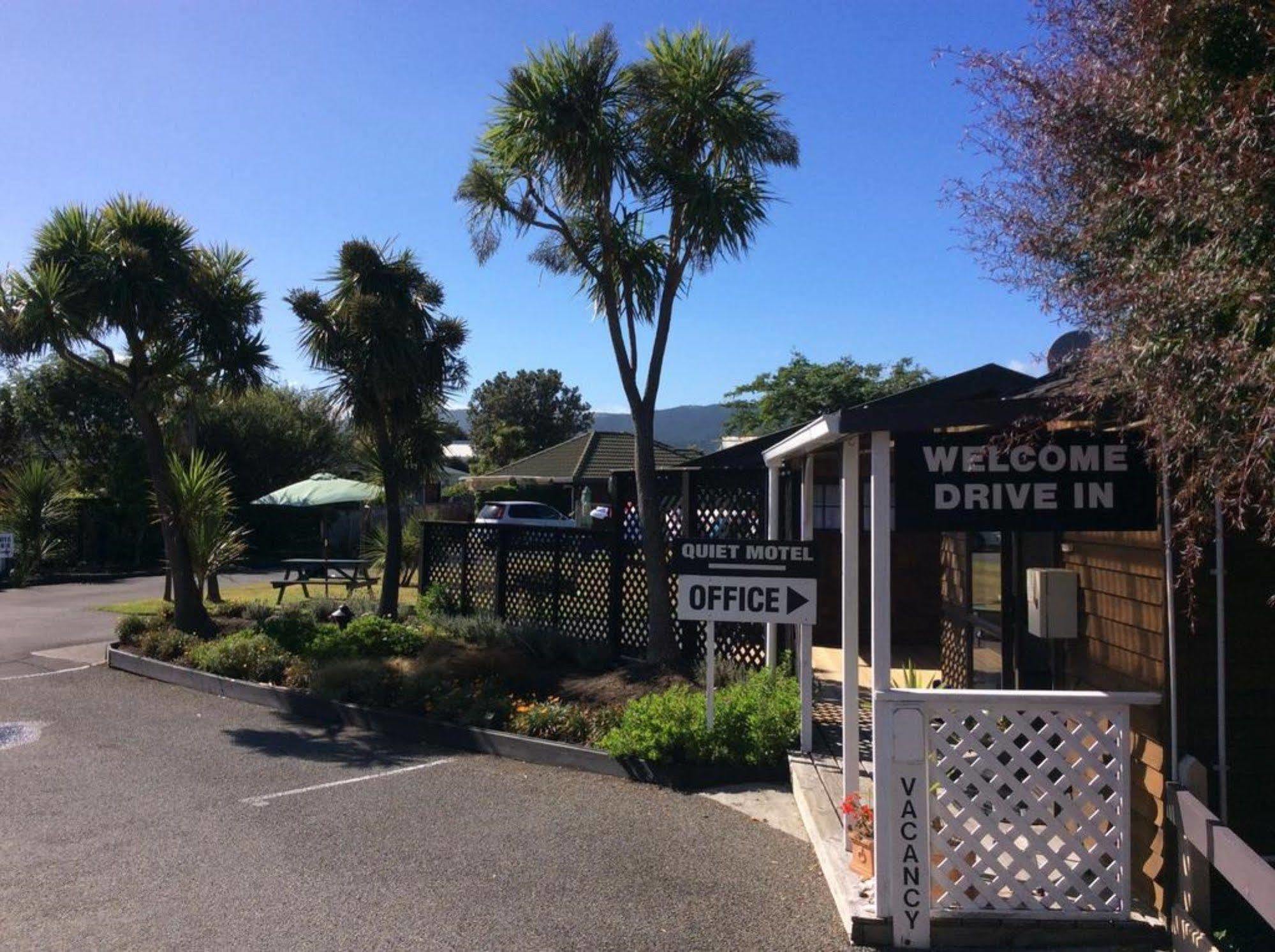 Ocean Motel Paraparaumu Exterior photo