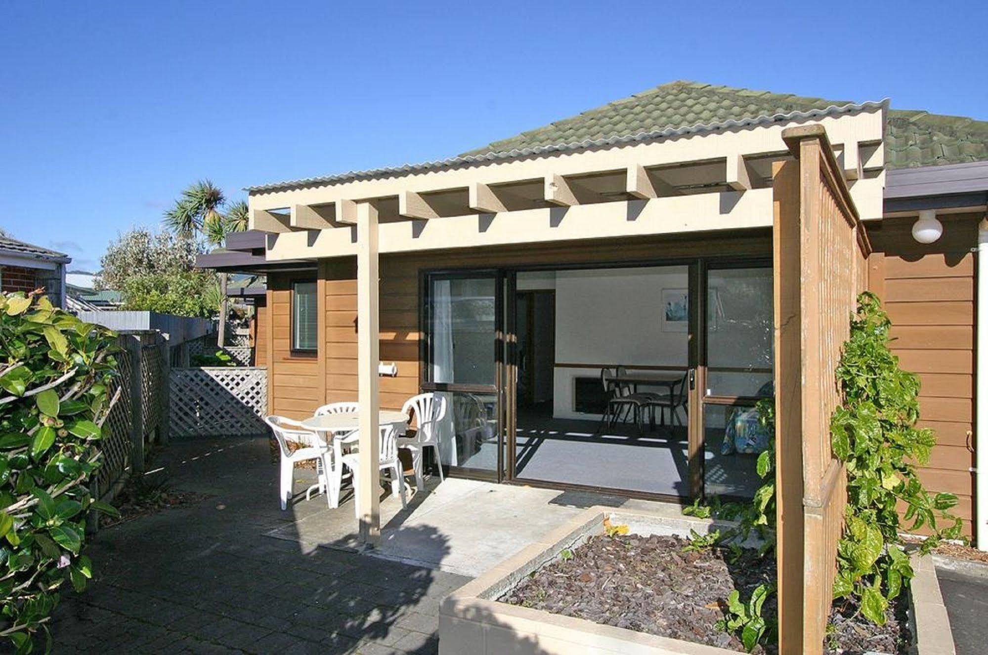 Ocean Motel Paraparaumu Exterior photo